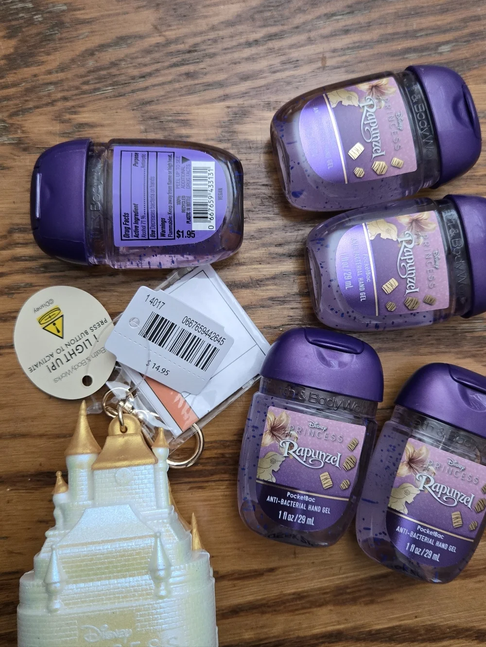 👑🤲NWT‼️Bath & Body Works Disney Princess Light-up Castle Holder w/ Sanitizers